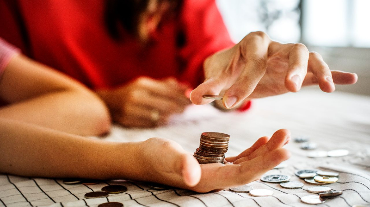 Natālija de Santjago, finanšu eksperte: «Lai jūsu nauda kalpotu ilgāk, maksimāli sadaliet savus izdevumus».