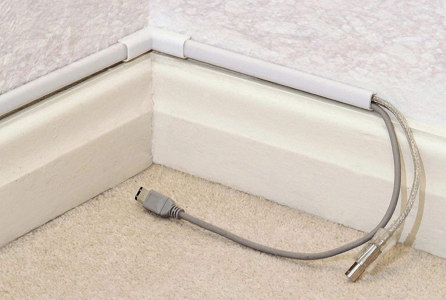 Ja jūsu guļamistabā ir ievilkts televīzijas kabelis, jums ir īsta atradums: šeit ir aprakstīts, kā to pārvērst ātrdarbīgā Ethernet tīklā.