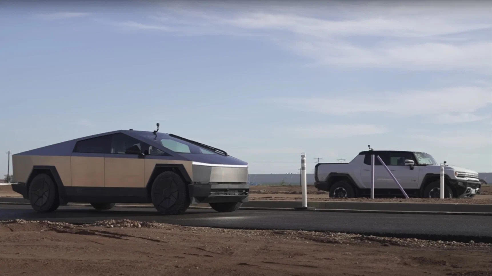 ASV nolēma pārbaudīt, vai Elons Musk ir taisnība. Šim nolūkam viņi tuksnesī novietoja divus Cybertruck kā mērķus savām raķetēm.