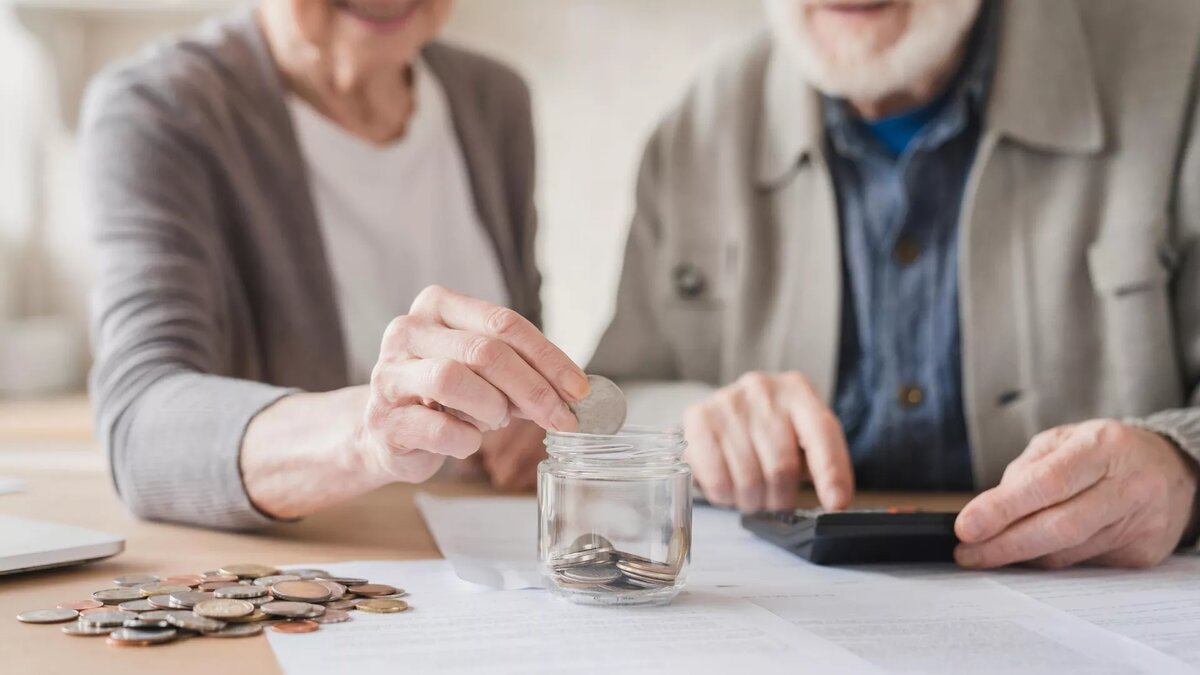 34 gadus vecs vīrietis ir izvirzījis mērķi pensionēties 45 gadu vecumā un vēlas pelnīt 400 000 eiro mēnesī: «Es vispirms maksāju sev».